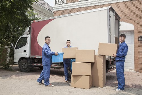 Moving truck service for Farringdon homes and flats