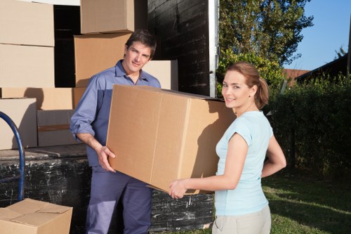 Prepared moving truck service for Farringdon relocations