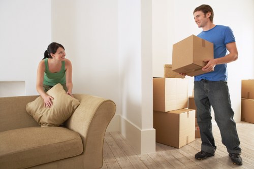 Packing and furniture handling for a flat move in Farringdon